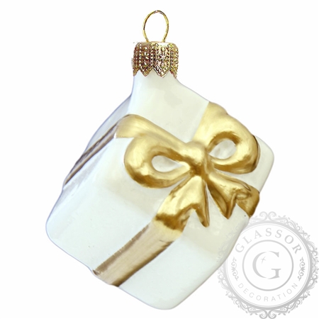 Cadeau avec un ruban doré