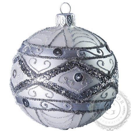 Boule de Noël argentée décorée 