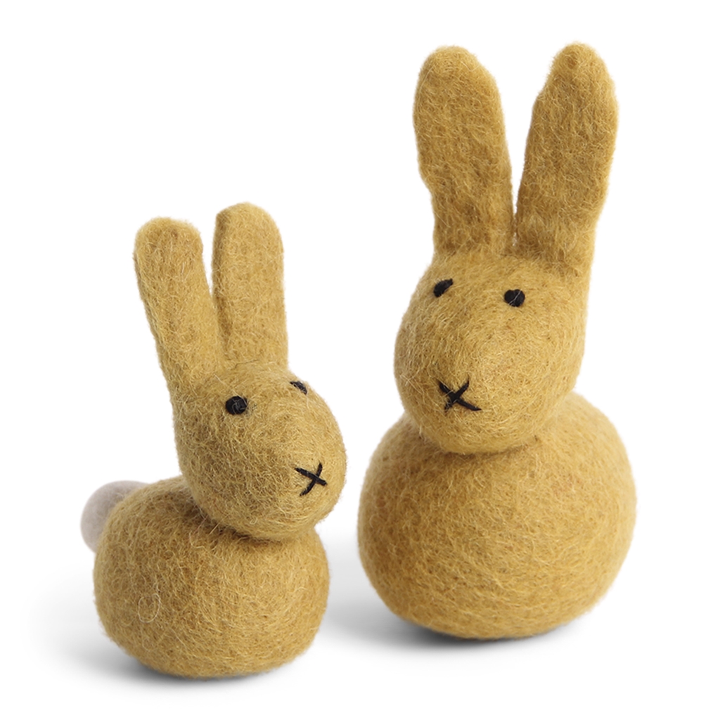 Ensemble de lapins feutrés pour le printemps
