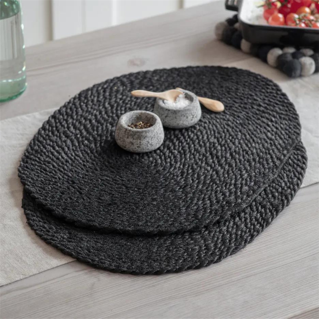 Deux sets de table en jute noir