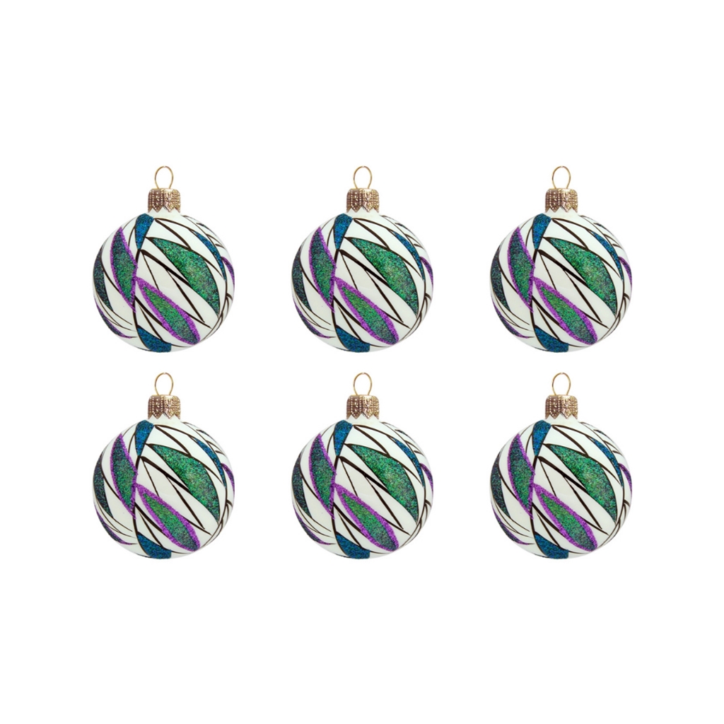 Set de boules de Noël blanches avec feuilles colorées