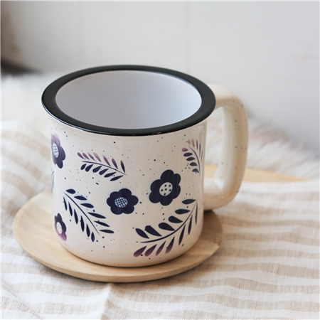 Tasse émaillée en céramique avec motif bleu