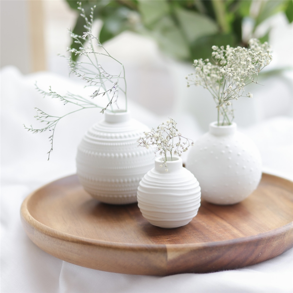 Ensemble de mini vases en porcelaine