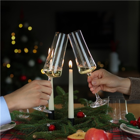 Ensemble de bouteilles de champagne à décor de gui