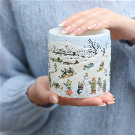 Une lanterne avec une illustration de Children's Fun