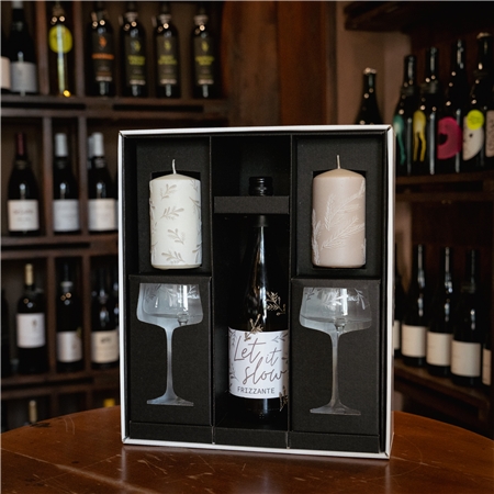 Coffret de luxe avec Frizzante, cocktails et bougies de la collection Let it Slow