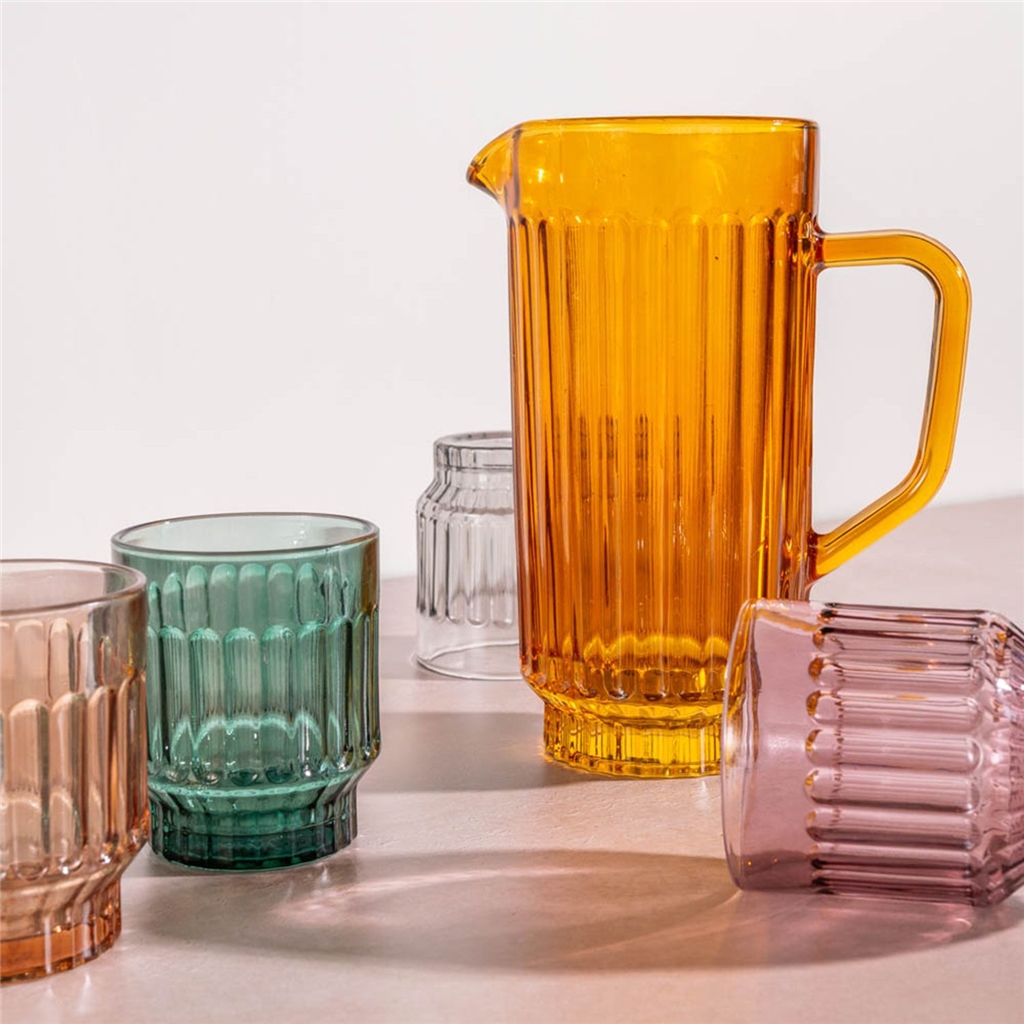 Carafe à eau en verre ambré