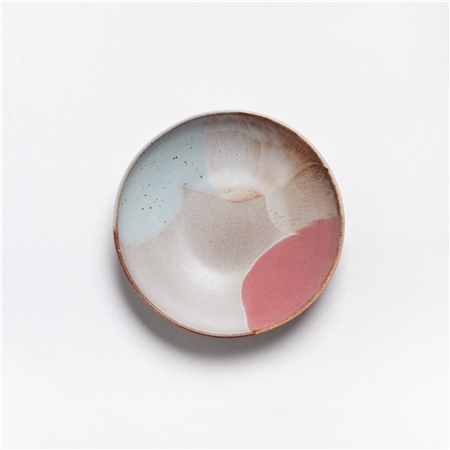 Assiette creuse avec glaçure pastel colorée