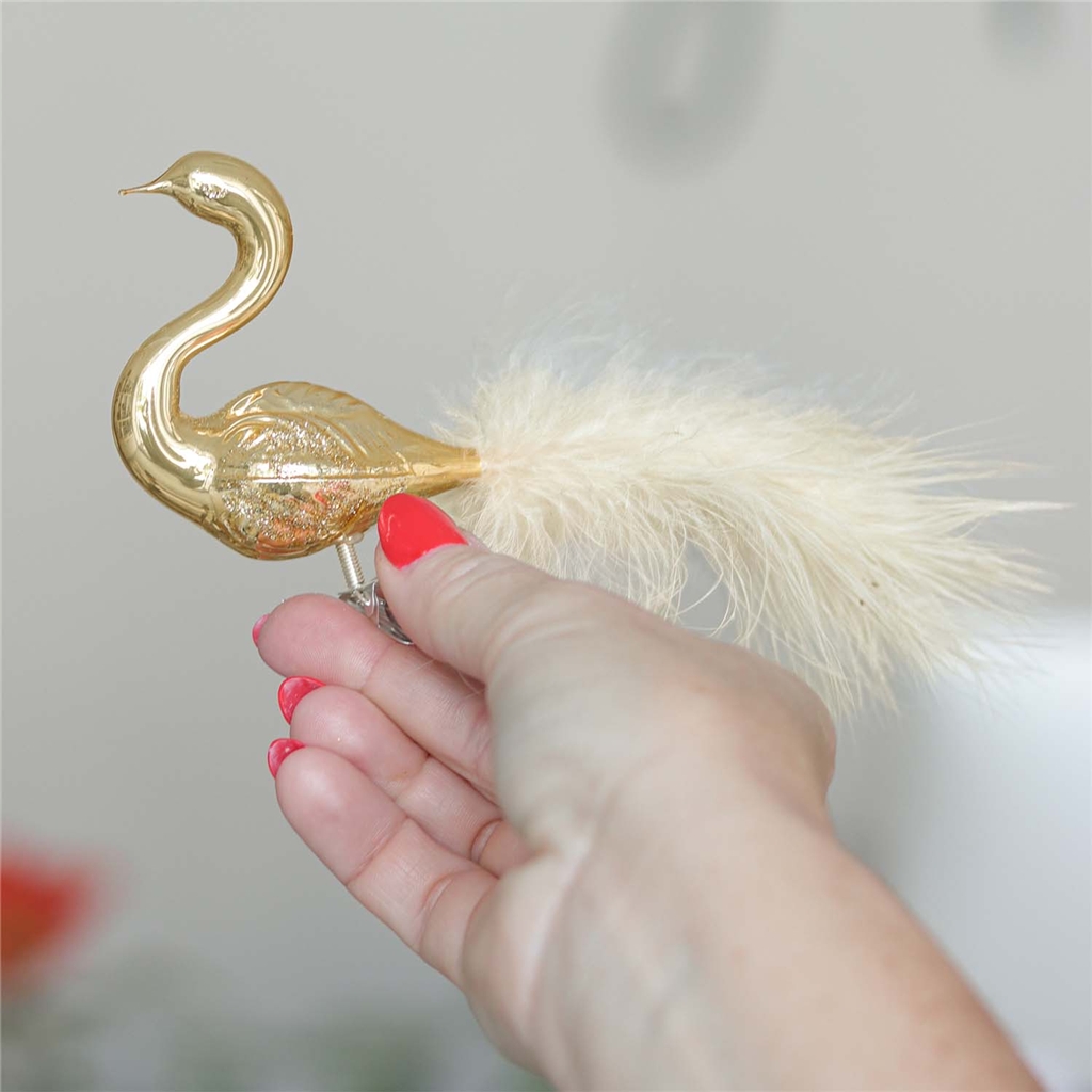 Cygne doré brillant avec des paillettes