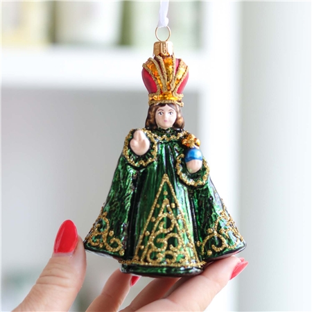 L'enfant Jésus en robe verte 