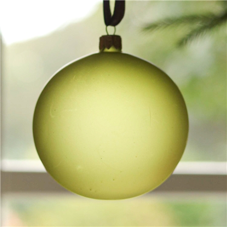 Ornement en verre de couleur vert mat